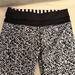 Lululemon Black and White Cropped Leggings